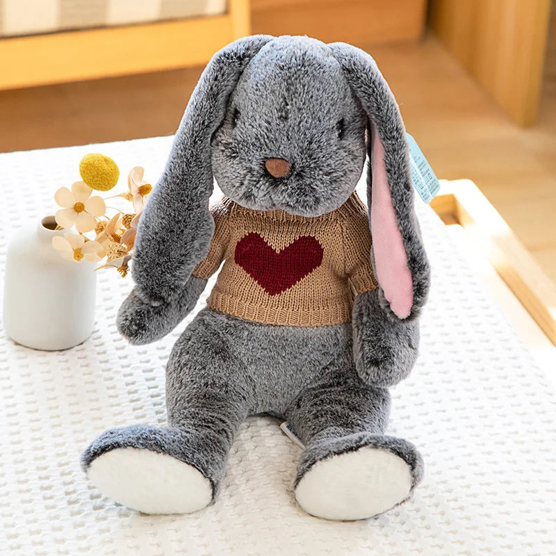 Lapinou Chuchotis – Peluche Lapin à Petit Pull Tricoté | Compagnon Doux et Charmant pour Enfants