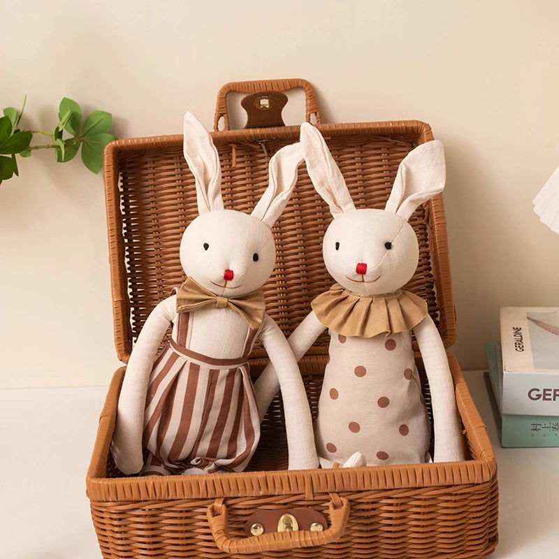 Lapinou’Coco – Peluche Lapin à Robe | Compagnon Doux et Élégant pour Enfants et Cadeau Adorable