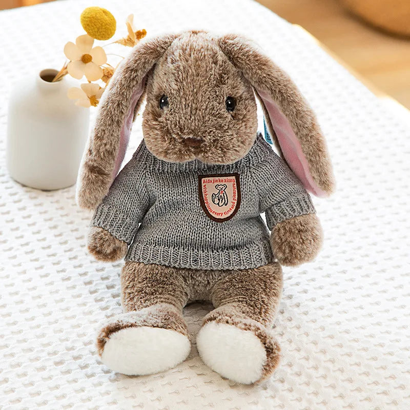 Lapinou Chuchotis – Peluche Lapin à Petit Pull Tricoté | Compagnon Doux et Charmant pour Enfants